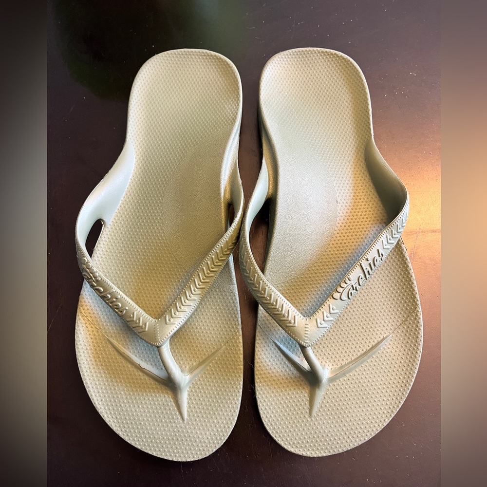 Archie’s Flip Flops